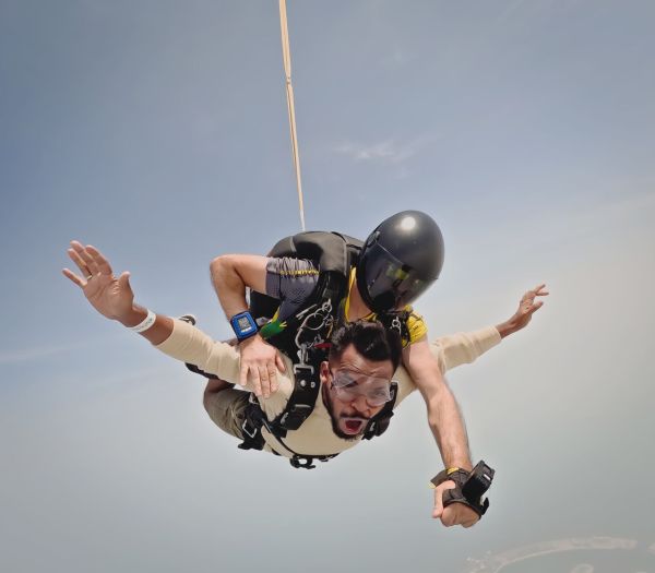 Top 5 raisons de tenter le saut en parachute pour de l'adrénaline